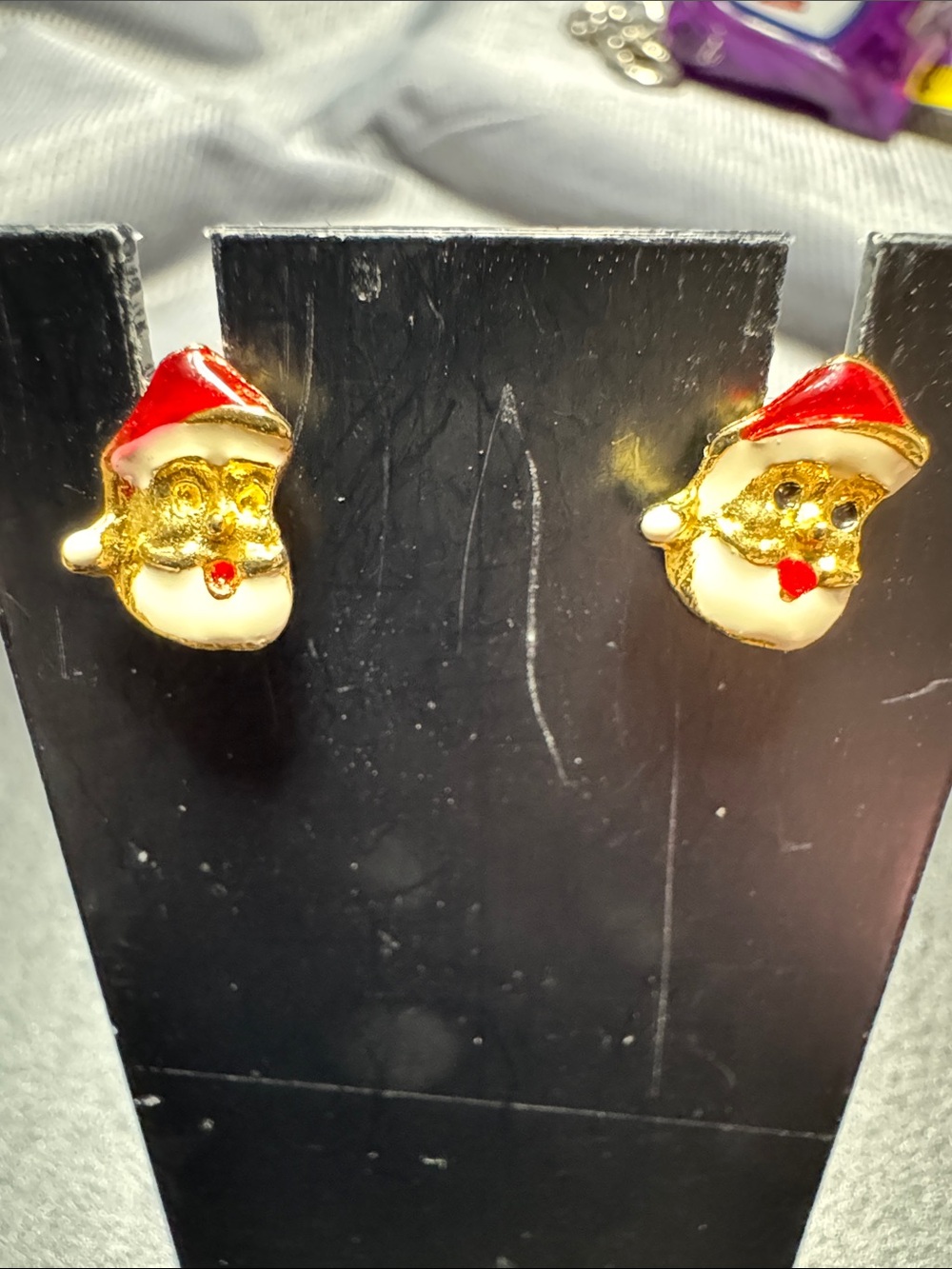 VTG Source Unknown Gold-tone Santa Stud Earrings - Red & White Christmas